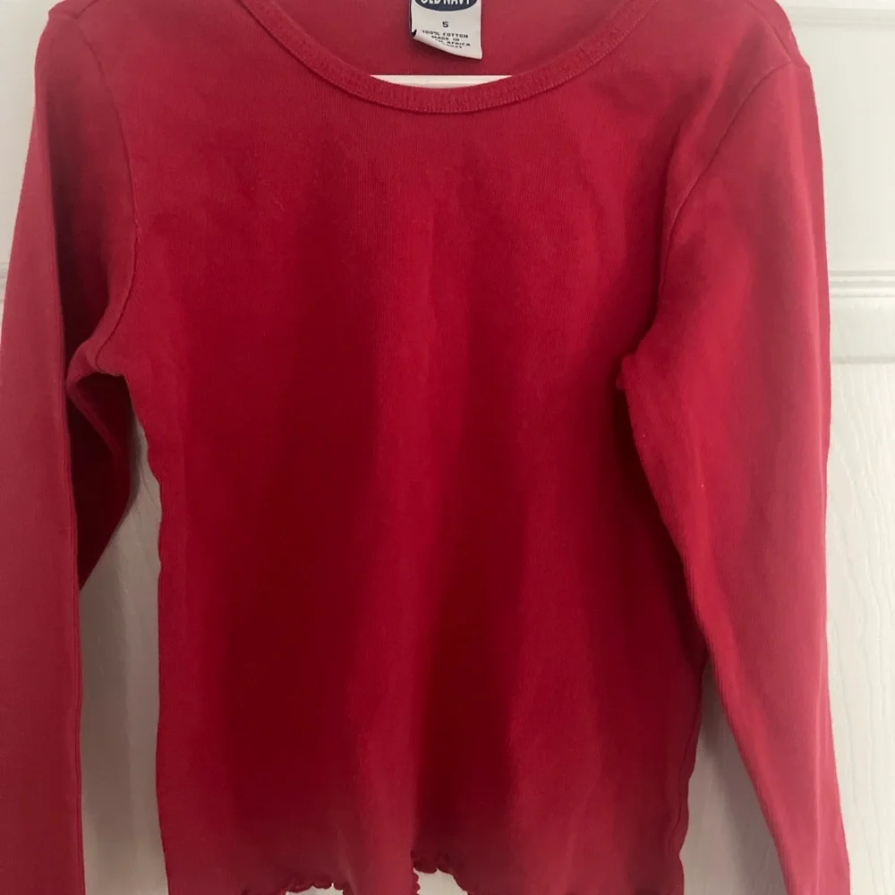 Old Navy red tee